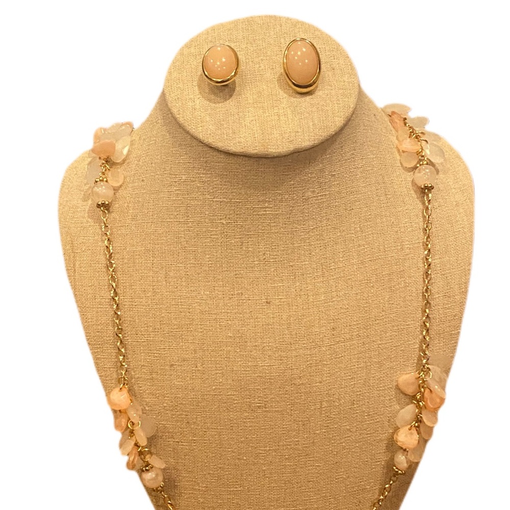 Earring and necklace set